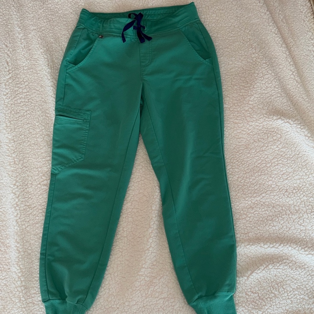Figs Surgical Green Zamora Joggers Small Petite